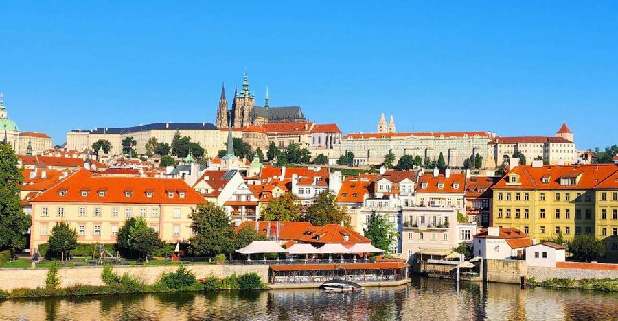 Prague: Prague Castle Private Walking Tour - The Old Royal Palace and the business of ruling