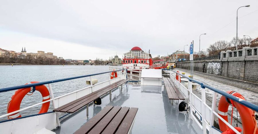 Prague: Private Beer Boat Cruise with Unlimited Beer - What the 55-minute route gives you