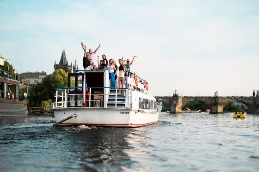 Prague: Private Beer Boat Cruise with Unlimited Beer - Weather, timing, and a technical warning