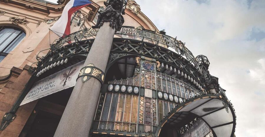 Prague: Private Prague Art Nouveau and Cubism Tour - Three Cubist Houses and the final architectural lesson