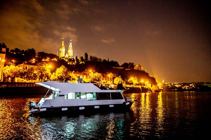 Prague: Private River Cruise with Unlimited Beer or Prosecco - Open-deck photographs, music, and comfort