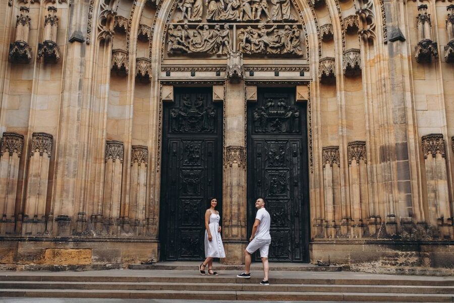 Prague: Professional Photoshoot at Prague Castle - What happens during the 15 to 45 minutes