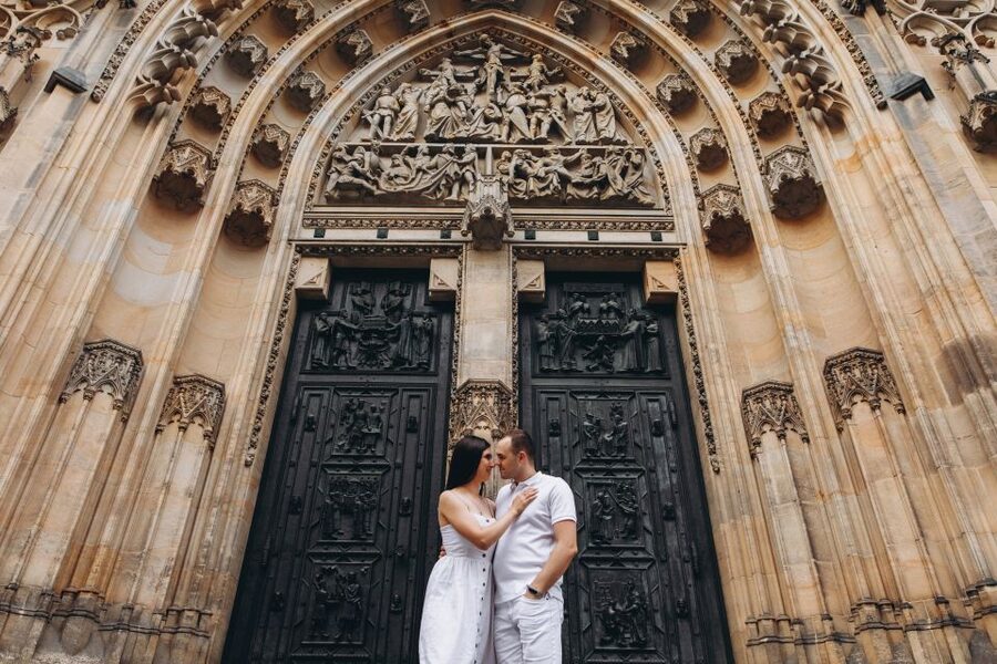 Prague: Professional Photoshoot at Prague Castle - Meeting outside Prague Medieval Tavern