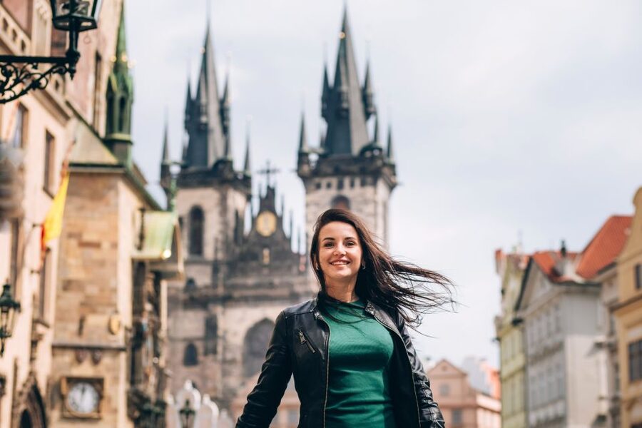 Prague: Professional Photoshoot in the Old Town - What 15 to 30 minutes really gives you