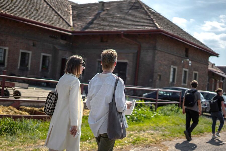 Prague: Psychiatric Hospital and Abandoned Cemetery Tour - Who Will Get the Most From This Experience?