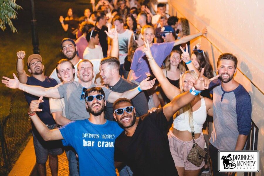 Prague: Pub Crawl with Open Bar and VIP Entry - Who should book this Prague night out?