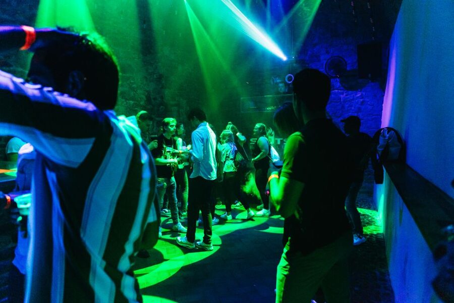 Prague: Pub Crawl with Unlimited Drinks & 5-floor Club Entry - What the $40 price includes