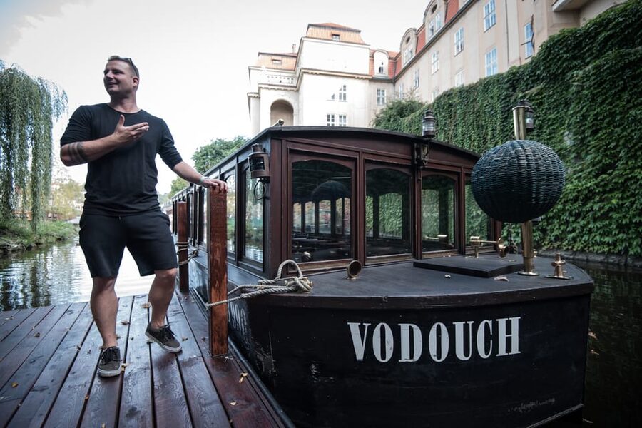 Prague: River Cruise, Charles Bridge Museum, & Walking Tour - Guide quality and group size