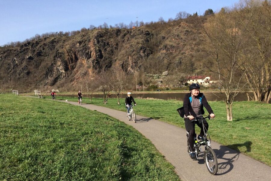 Prague: River & Park Bike Tour to Troja Chateau - Following the Vltava toward Troja