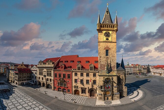 Prague's charming old places tour in Russian language - From the National Theatre to the oldest parts of Prague