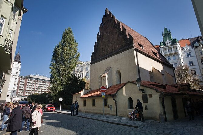 Prague's Jewish Quarter: A Self-Guided Audio Tour - Old Jewish Cemetery and a quieter pause