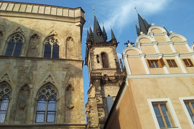 Prague´s Old Town, Jewish Quarter and Charles Bridge Private Tour - Entering the Jewish Quarter with useful context