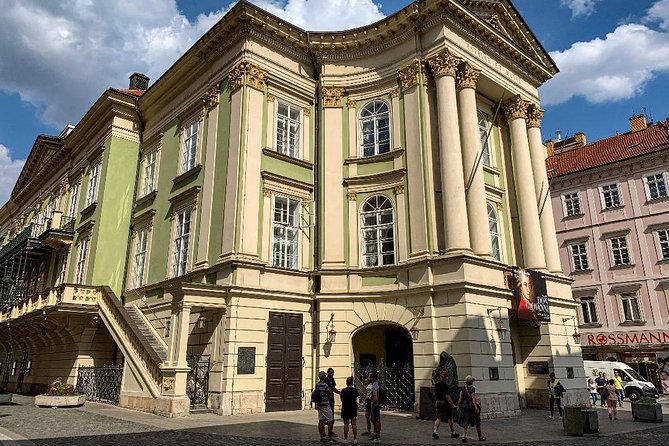 Prague’s TOP Sights - Old Town, Jewish Quarter, Charles Bridge (Tip-based tour) - Guides, group size, and the pace on foot