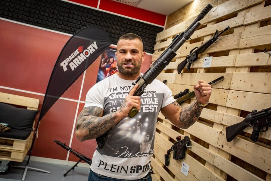 Prague: Shooting Range Experience - The safety briefing comes first