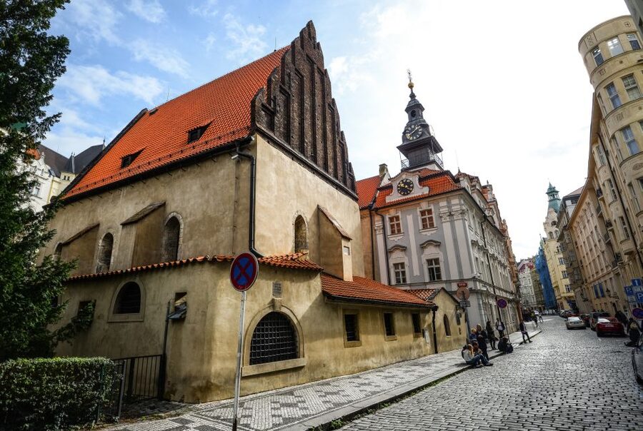 Prague: Synagogues and Jewish Quarter Private Walking Tour - Why the Old-New Synagogue should not be skipped
