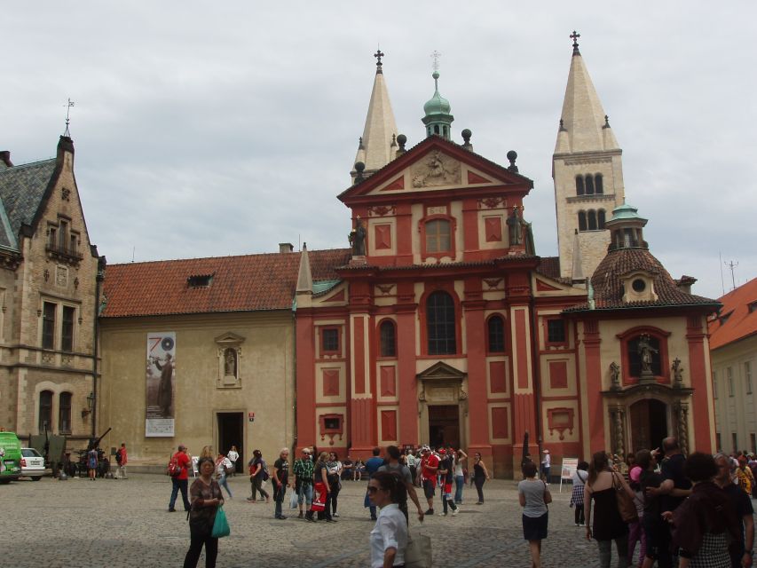 Prague: Tailored Sightseeing Tour in French - Starting at your hotel or one of two central squares