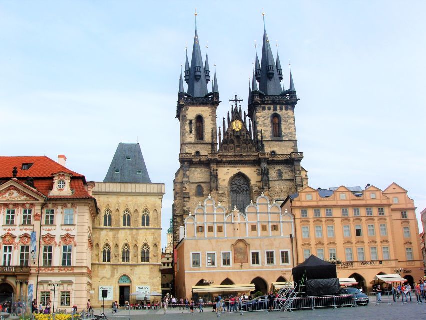 Prague: Tailored Sightseeing Tour in French - The Jewish Quarter as a central part of the route