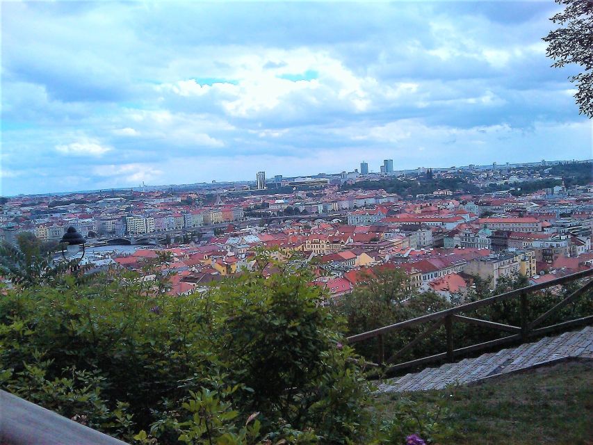 Prague: Tailored Sightseeing Tour in French - Medieval monuments and the main Prague sights