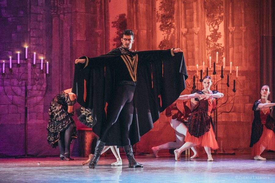 Prague: The Best of Swan Lake Ballet Tickets - Costumes, Sets, and Stage Scale