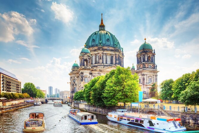 Prague to Berlin - private transfer with 2 hours of sightseeing - Picking the right two-hour stop