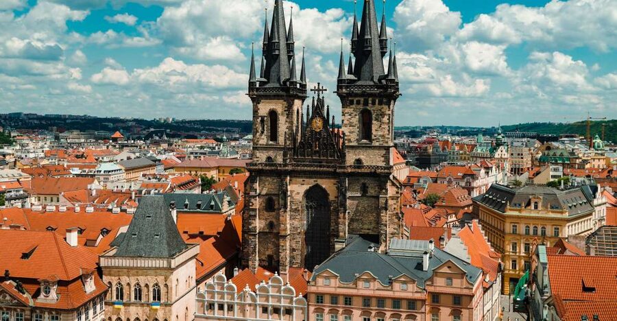 Prague: Top Sights and Historic Center Introduction Tour - Crossing Charles Bridge at the best moment