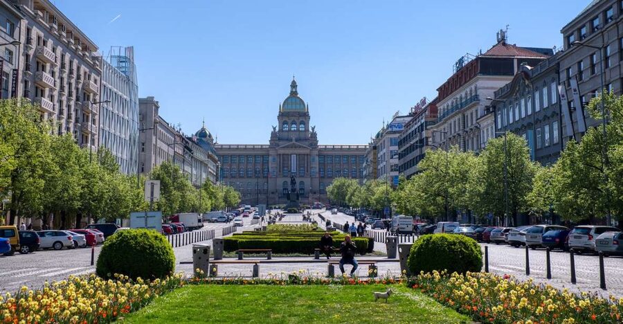 Prague Tour in Spanish - Prague’s story begins on foot