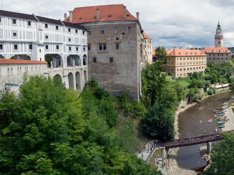 Prague: Transfer to Vienna via fabulous Cesky Krumlov - What Jay adds to the experience
