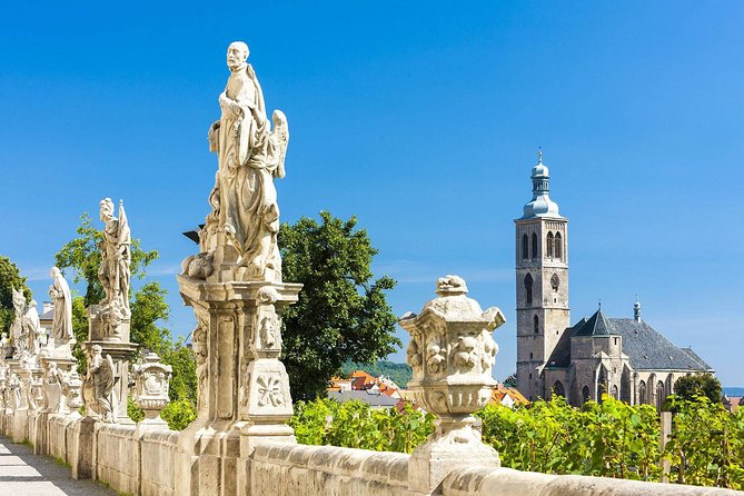 Prague-Vienna One-Way Sightseeing Day Tour - Who will get the most from this day