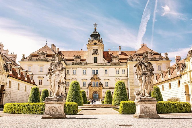 Prague-Vienna One-Way Sightseeing Day Tour - Booking, cancellation, and practical planning