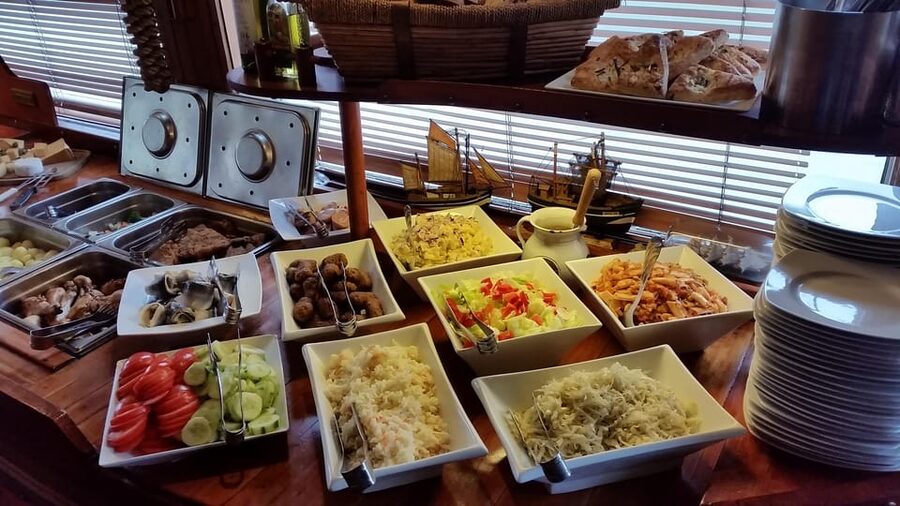 Prague: Vltava River Evening Dinner Cruise - The buffet: practical rather than fine dining
