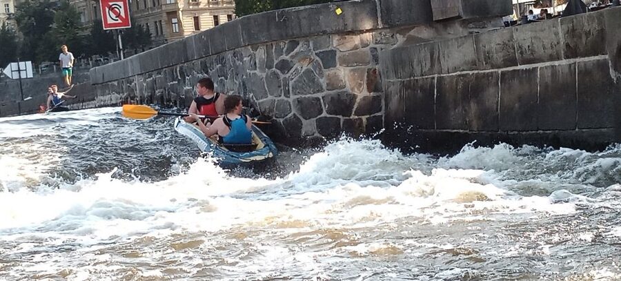 Prague: Vltava River Guided Canoeing Tour - Why the Vltava is a smart place to see Prague