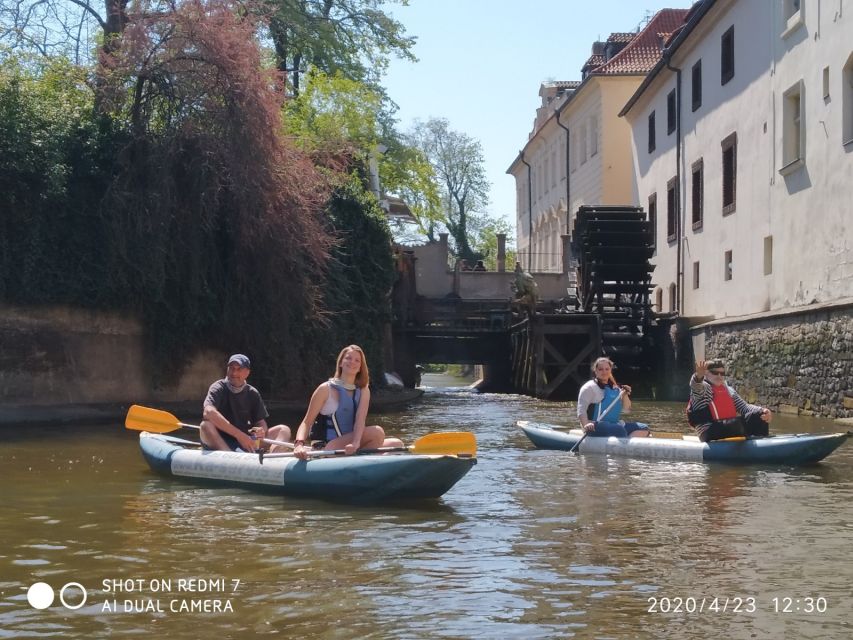 Prague: Vltava River Guided Canoeing Tour - Vysehrad, riverbanks, and the changing route
