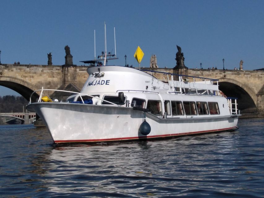 Prague: Vltava River Private Boat Party with Drinks - FAQ