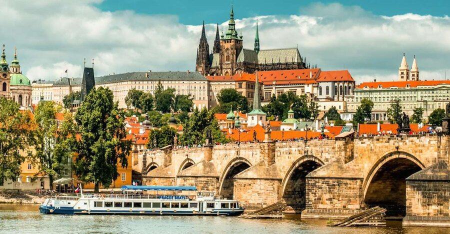 Prague: Vltava River Sightseeing Cruise - Who should book this Vltava cruise?