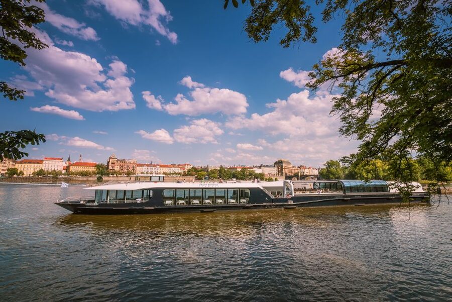 Prague: Vltava River Sightseeing Cruise - How this cruise compares with walking Prague