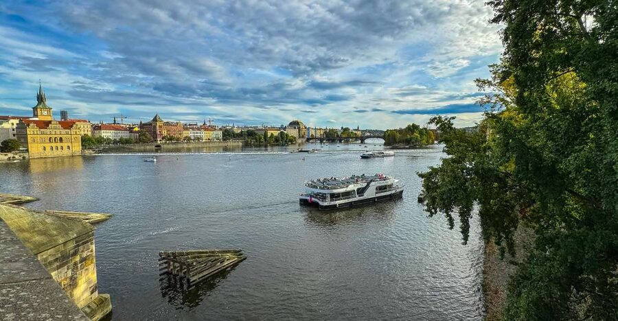 Prague: Vltava River Sightseeing Cruise - The Smíchov lock is part of the experience