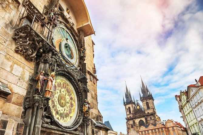 Prague Walking Tour 2,5h (Old Town, Jewish Quarter and Charles bridge) - A practical first look at central Prague