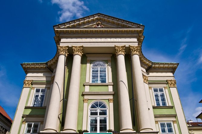 Prague Walking Tour Following in Mozart's Footsteps - Hradcany and the changing view of Prague