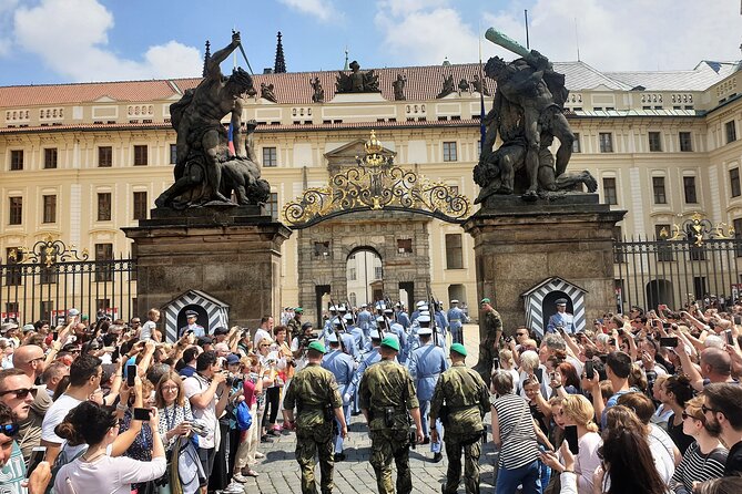 Prague Walking Tour with River Boat Cruise and Lunch - 6 hours - Finishing with a 50-minute Vltava River cruise