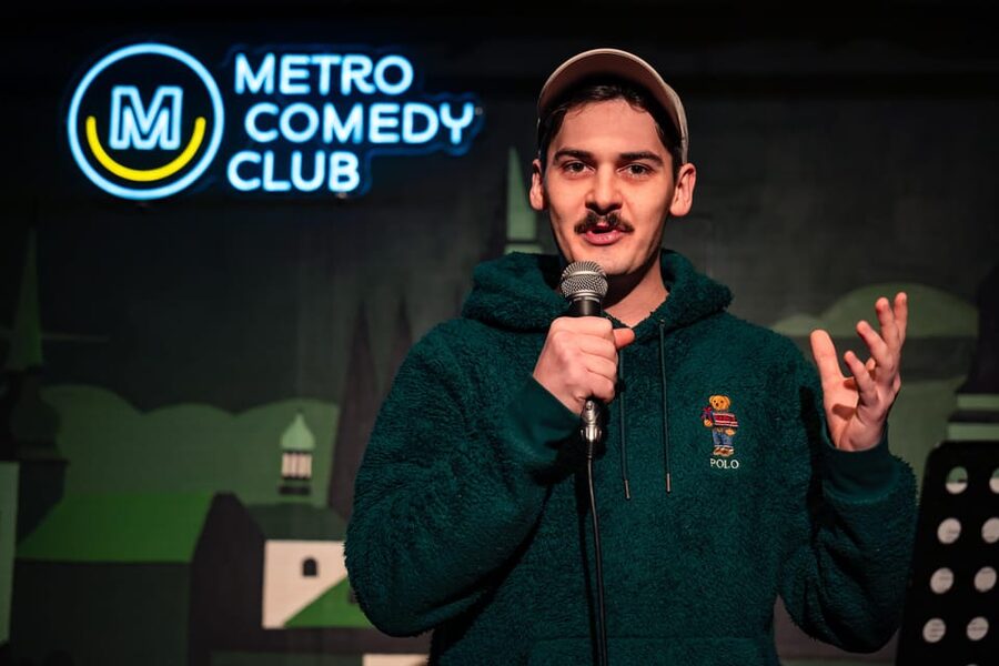 Prague: Wednesday Stand-Up Comedy in English - Arriving at Metro Comedy Club in Malá Strana
