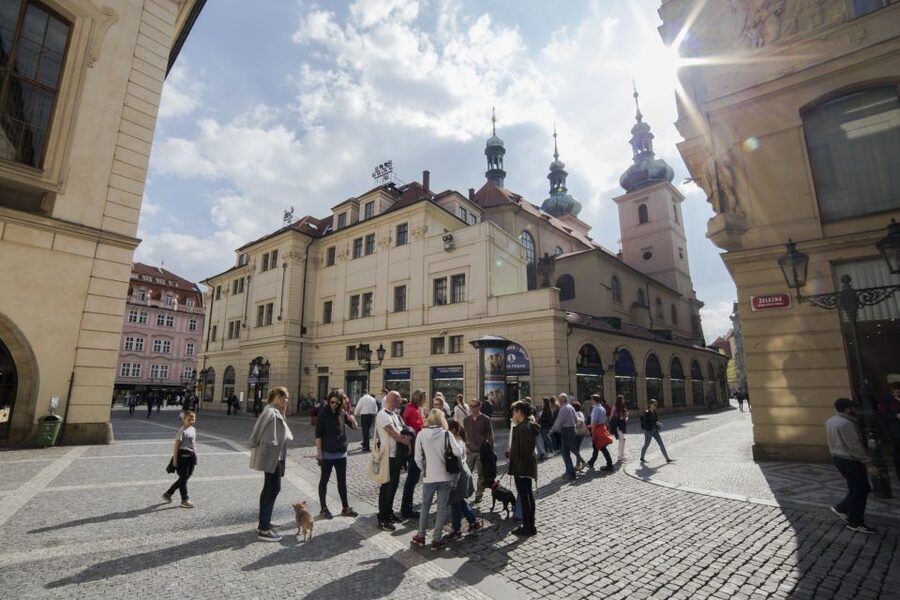 Prague: World War 2 and Operation Anthropoid Walking Tour - Dům U Kamenného zvonu and the first wartime clues