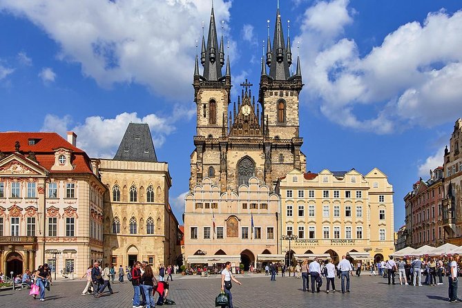Private 4-hour City Tour of Prague with driver & official guide w/ Hotel pick up - Why the private driver and guide arrangement matters
