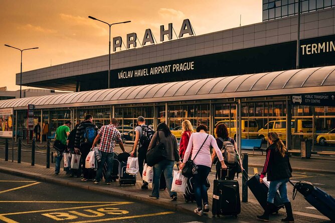 Private Arrival Transfer: Prague Airport - What the private format is worth