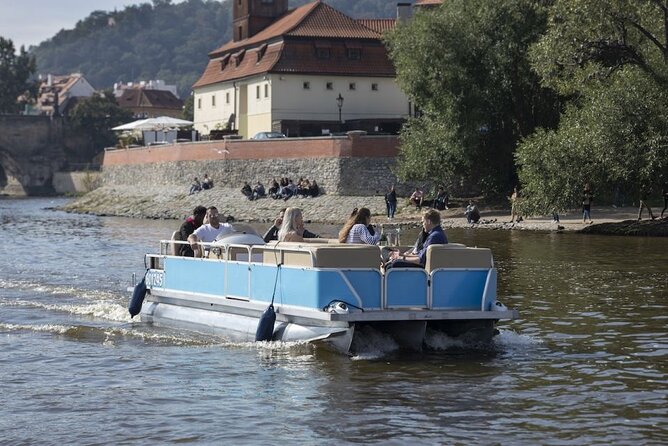 Private Boat Cruise With Unlimited Beer - How the Guide Can Shape the Hour