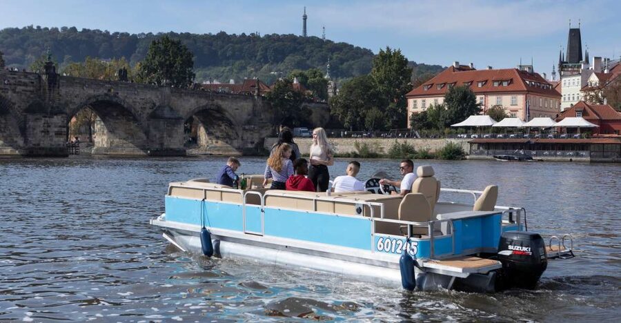 Private Boat Cruise With Unlimited Prosecco - The opening run along the Vltava