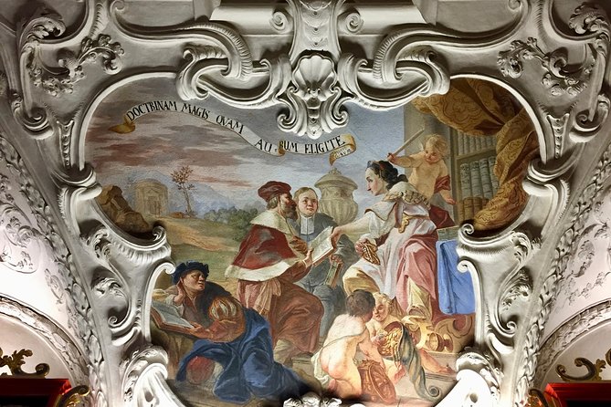 Private Custom Tour of Strahov Library and Prague - St. Vitus Cathedral in a short visit