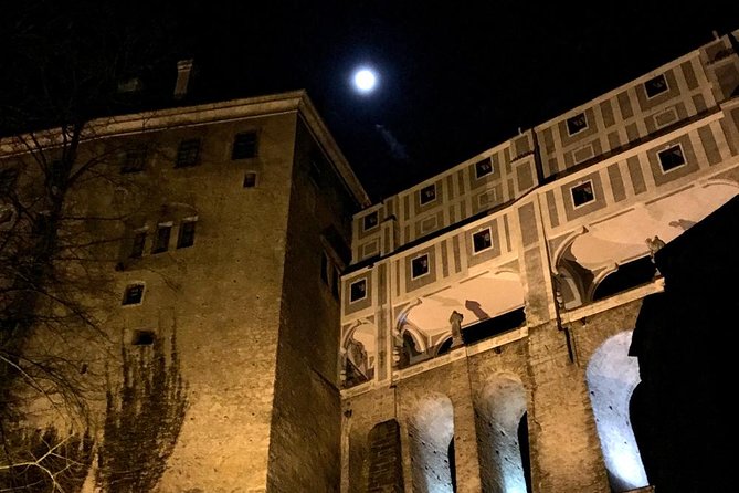 Private evening tour Cesky Krumlov Old Town and Castle area - Why an evening walk works so well in Cesky Krumlov