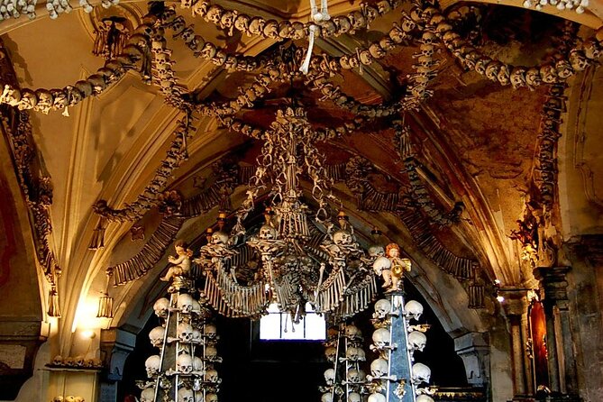 Private Half Day Trip from Prague to Bone Church - The guide can make or break a short tour