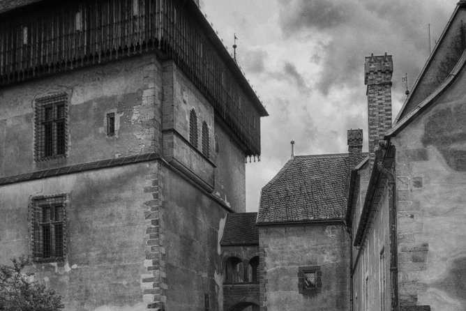 Private Karlstejn castle trip from Prague with Lunch & Admission - What you see on the one-hour basic tour