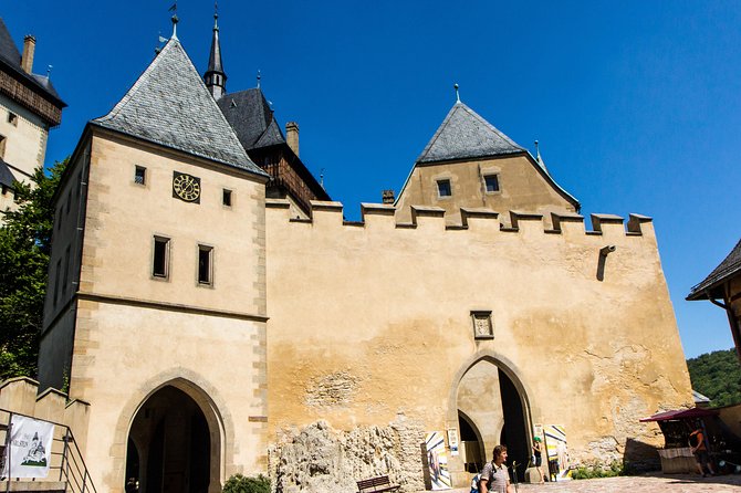 Private Karlstejn castle trip from Prague with Lunch & Admission - Czech lunch after the castle